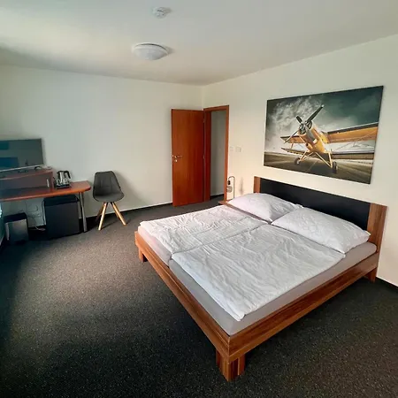 Hotel Cavok Letiste Pribram