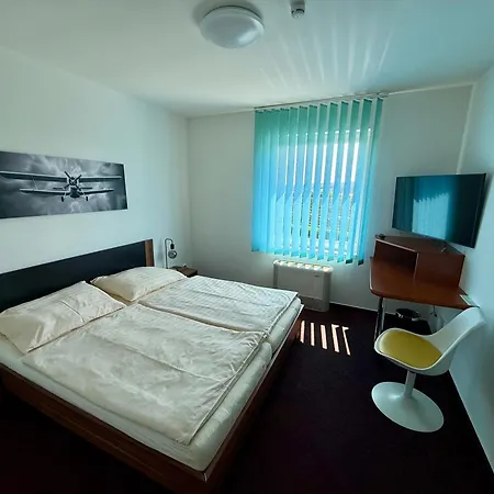 Hotel Cavok Letiste Pribram 3*